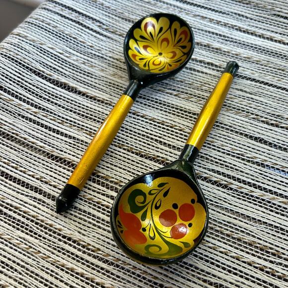 Vintage Russian Hand Painted Lacquer Wooden Spoons w/ Red & Gold Swirled Designs - Picture 5 of 9